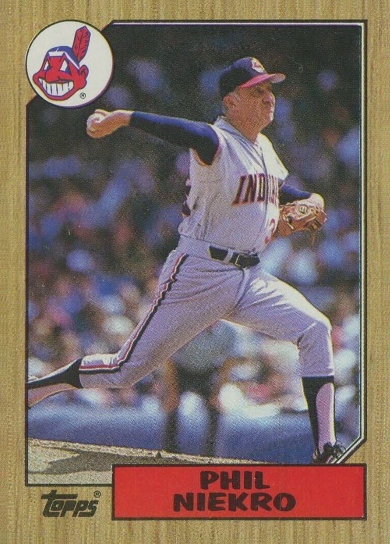 1987 Topps Phil Niekro #694 Baseball Card