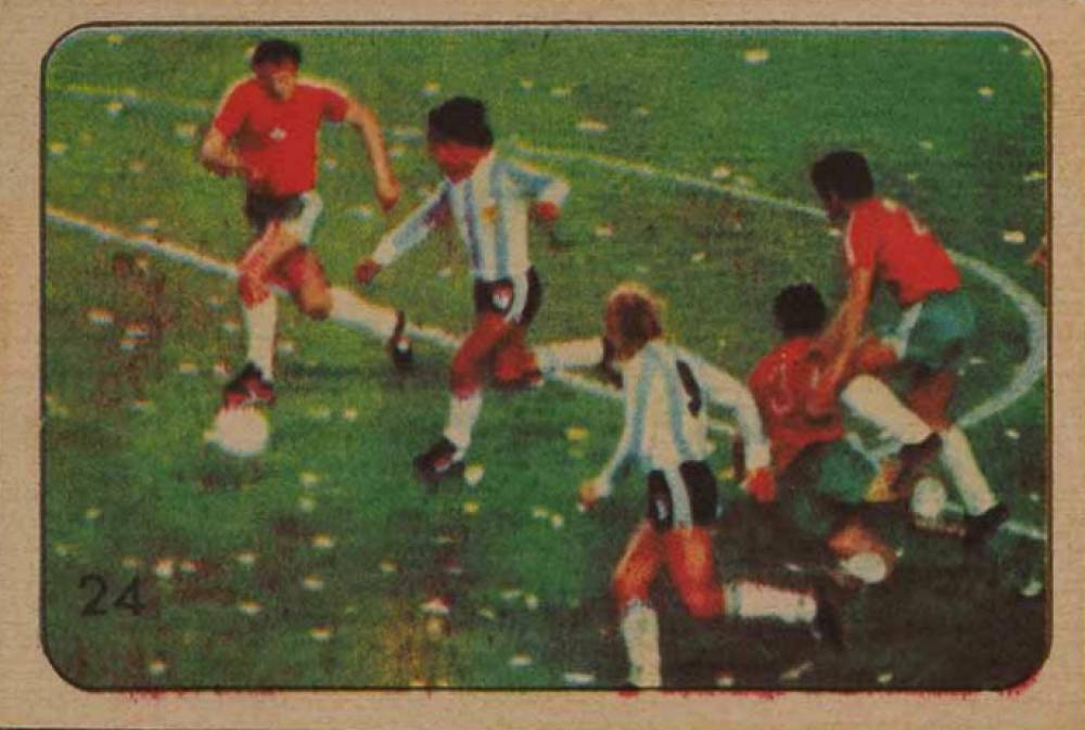 1979 Crack Super Futbol Diego Maradona #24 Soccer Card