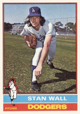 1976 Topps Stan Wall #584 Baseball Card