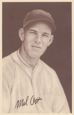 1939 Goudey Premiums R303-A Mel Ott #35 Baseball Card