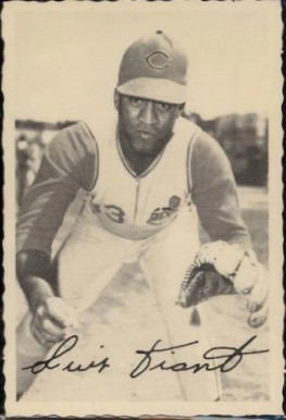 1969 O-Pee-Chee Deckle Luis Tiant #22 Baseball Card