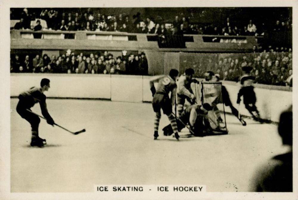 1935 J.A. Pattreiouex Sporting Events & Stars Ice Hockey #31 Other Sports Card