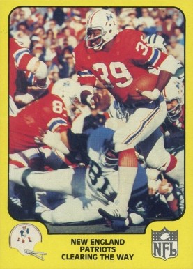 1978 Fleer Team Action Patriots-Clearing the way #31 Football Card