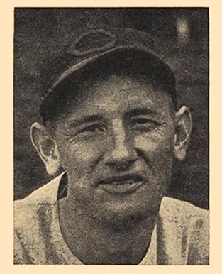 1940 Cincinnati Reds Team Issue Witt Guise #9 Baseball Card