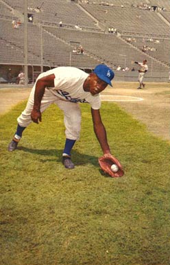 1959 L.A. Dodgers Postcards Jim Gilliam #907 Baseball Card