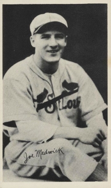 1936 National Chicle Fine Pens Joe Medwick #81 Baseball Card