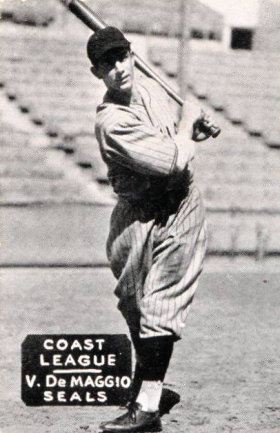 1933 Zeenut B&W V. Demaggio # Baseball Card