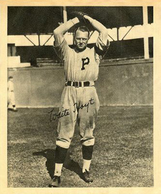 1934 Butterfinger Waite Hoyt # Baseball Card