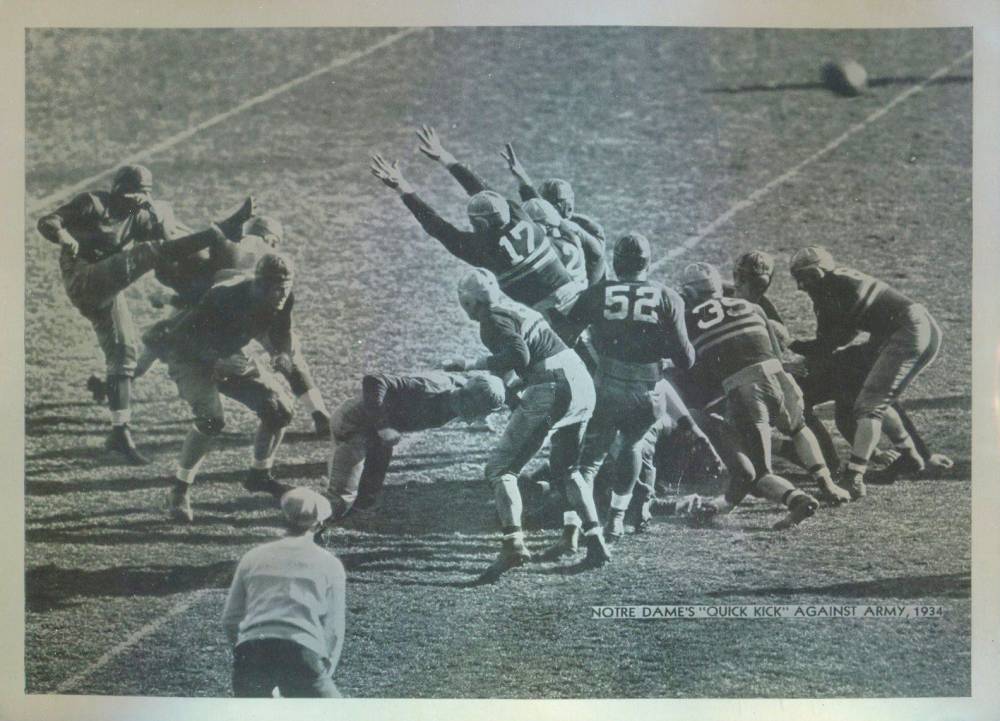 1935 National Chicle Premium Notre Dames Quick Kick vs. Army #11 Football Card
